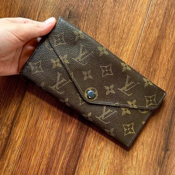 Louis Vuitton Monogram Josephine Wallet Blue Interior - Picture 2 of 8